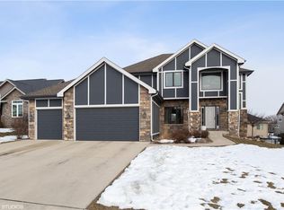 2807 NW 165th St, Clive, IA 50325