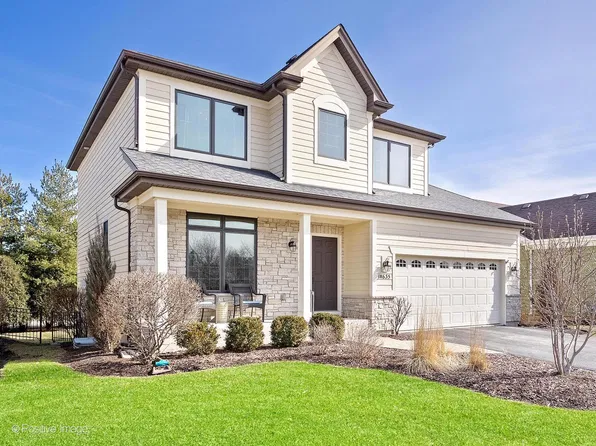 1N635 Golf View Ln, Winfield, IL 60190