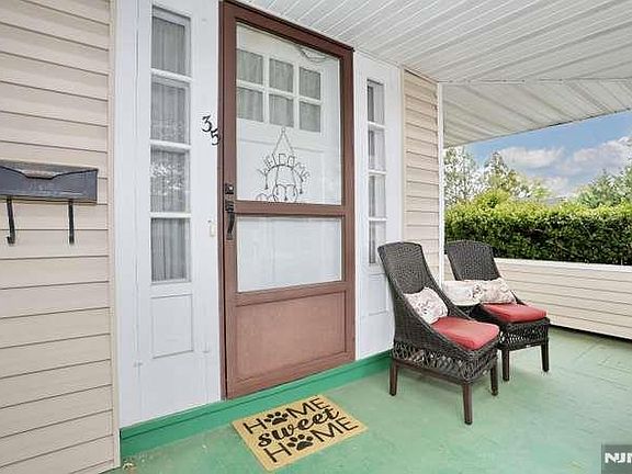3rd image of 35 Demarest Ave