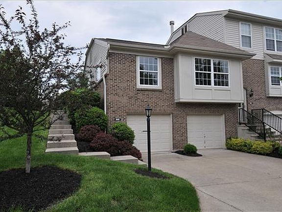 3rd image of 926 Oakmont Ct