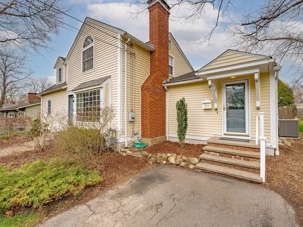 31 S Park Ter, Northampton, MA 01060