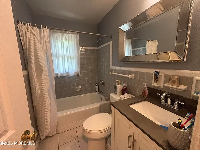 187 Elmwood Rd — Photo 22