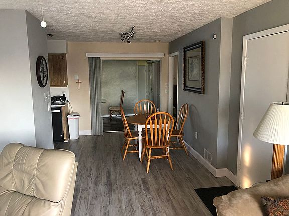 2nd image of 100 Circlewood Dr #B3-5