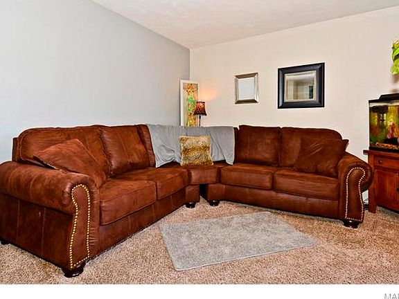 4th image of 72 Jefflyn Dr