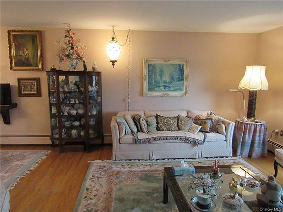 4th image of 18 Briarwood Ave