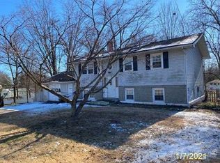 8 Ritter Dr, Wappingers Falls, NY 12590