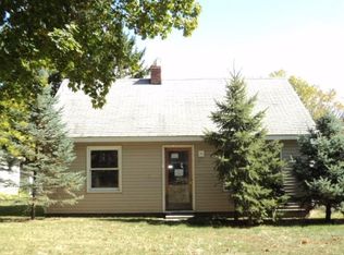 221 Johnson St, Cambridge, WI 53523