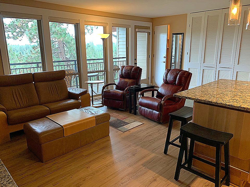 Living room. Furniture included