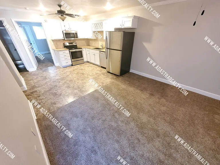 8318 N Spruce Ave — Photo 12