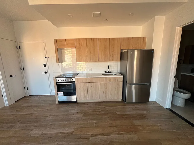 354 E 194th St #6G — Photo 6