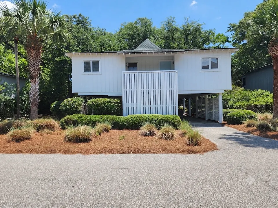 4 Sandpiper Ct