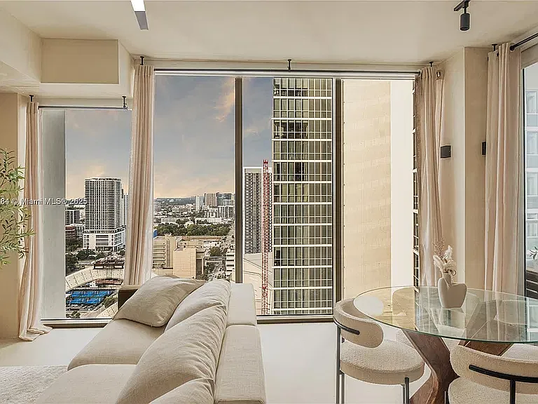 1 bed, 791 sqft, $3,600 — Photo 3