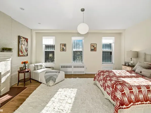 14 West 87th Street image 9 of 14