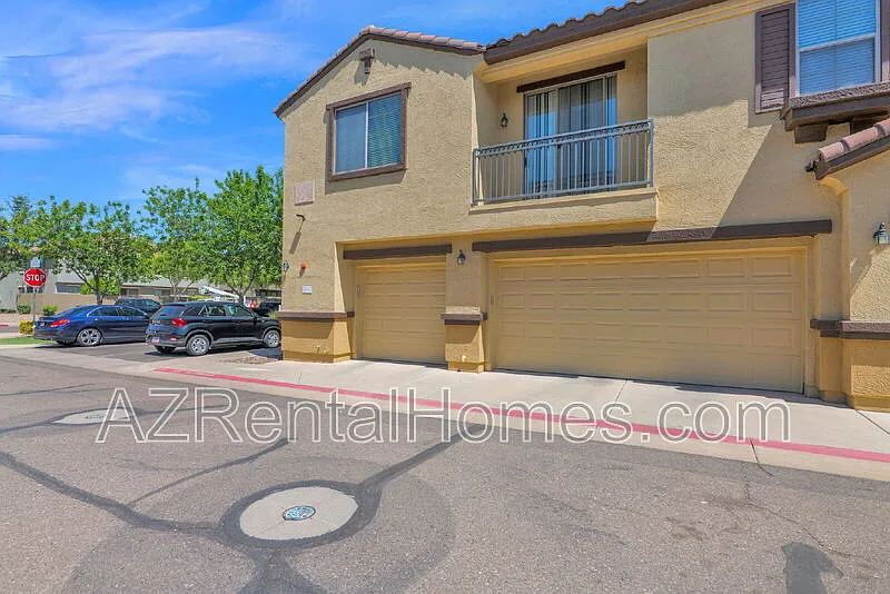 2 bed, 2.0 bath, 1227 sqft, $1,600 — Photo 3
