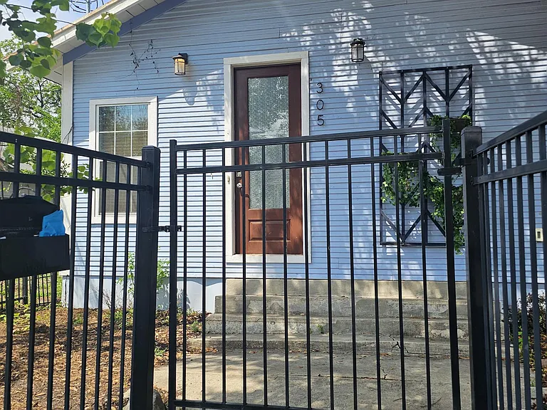 305 Keller St — Photo 11