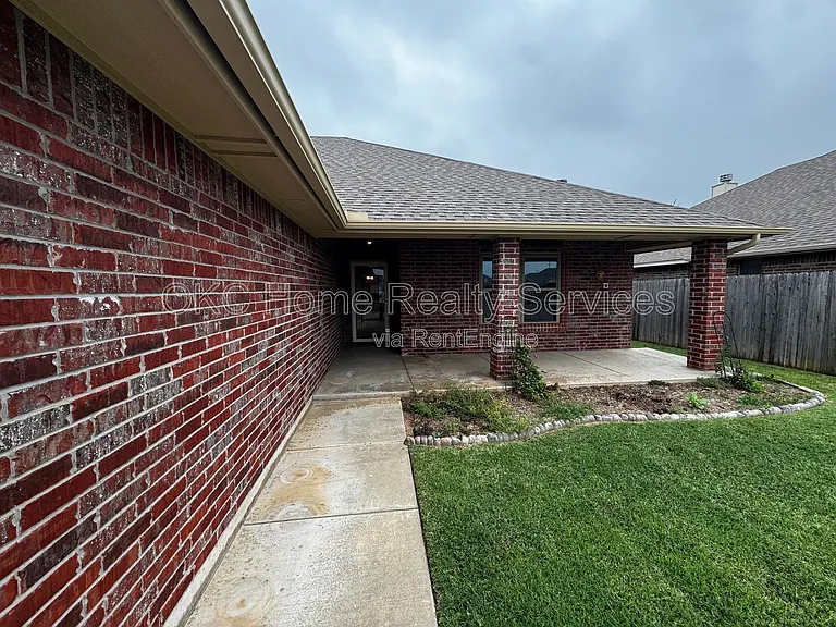 8020 Kaden Rd — Photo 2