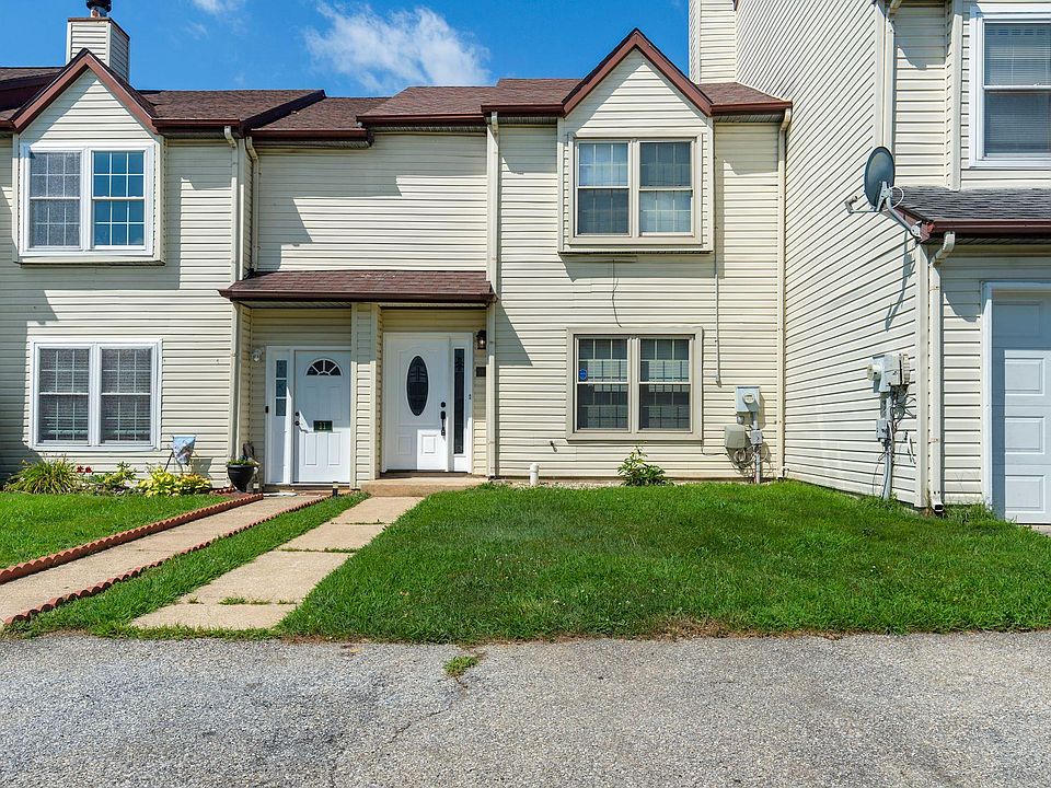 1st image of 13 Schuyler Ct