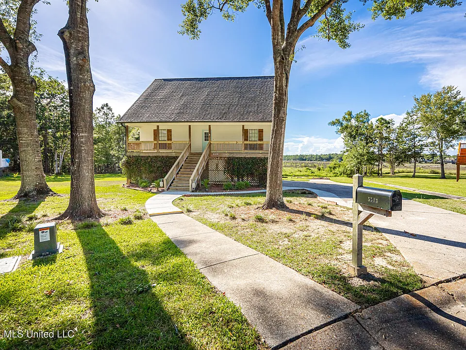5513 Sioux Dr