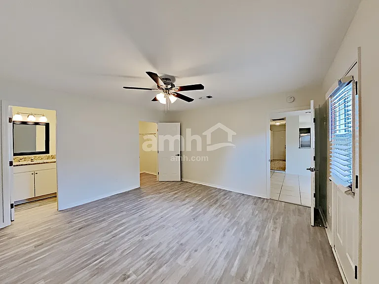 1694 Ashwood Cir — Photo 10