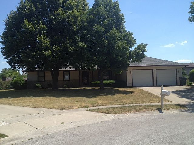 2nd image of 516 Longbranch Ct