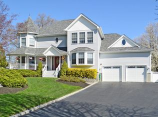 7 Carr Ct, Nesconset, NY 11767