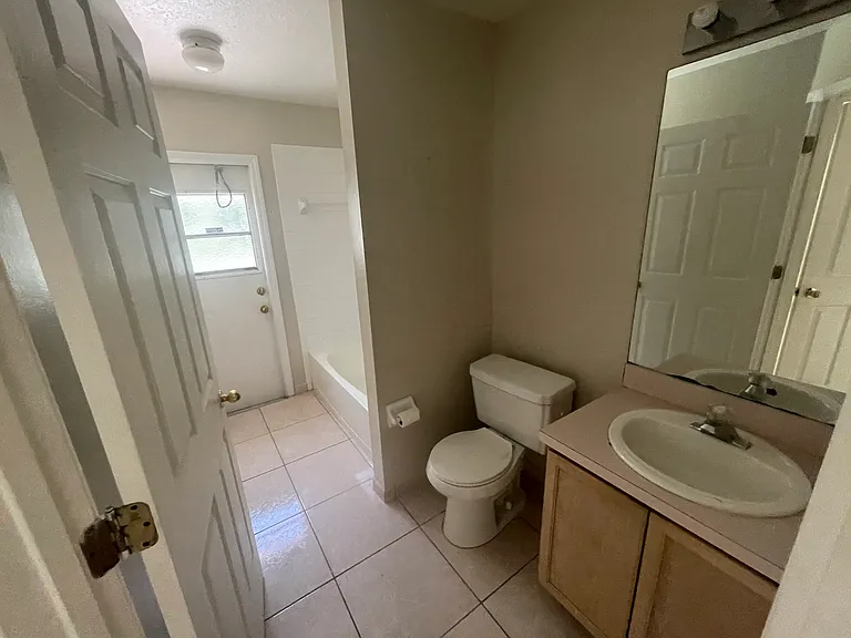 569 Pinehurst Cv — Photo 9