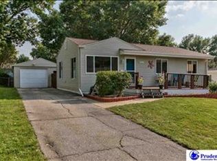 8121 Valley St, Omaha, NE 68124