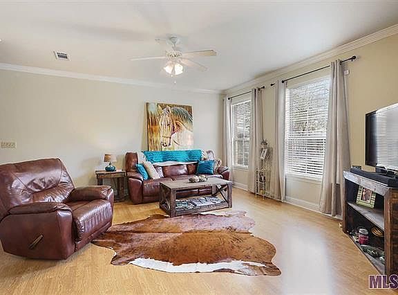 3rd image of 4441 Burbank Dr