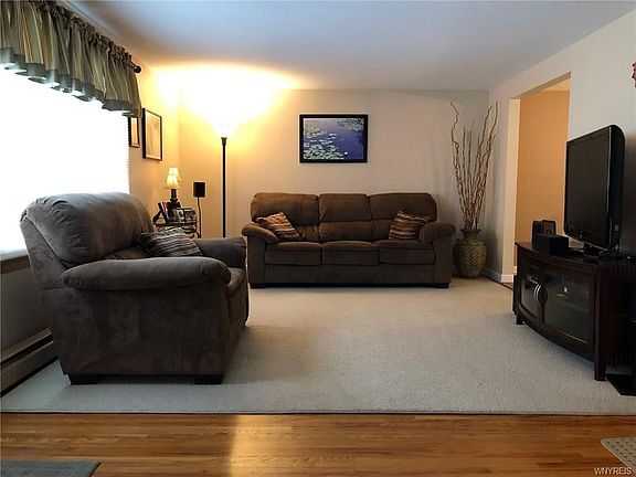 3rd image of 154 Harvey Dr