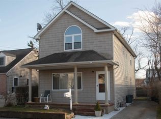 61 3rd Ave, Merrick, NY 11566