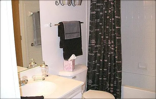 4975 Lake Towne Dr — Photo 3