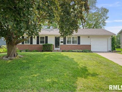 2303 Pinehurst St, Bettendorf, IA, 52722