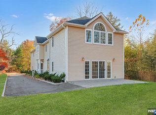 48 Old Tappan Rd, Old Tappan, NJ 07675