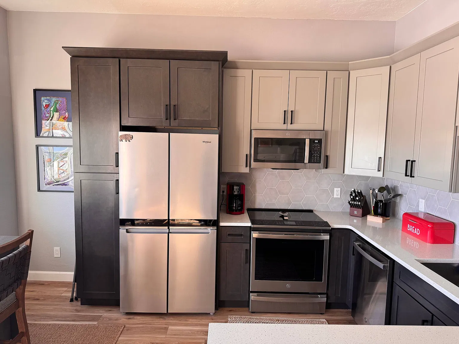 2 bed, 818 sqft, $3,200 — Photo 2