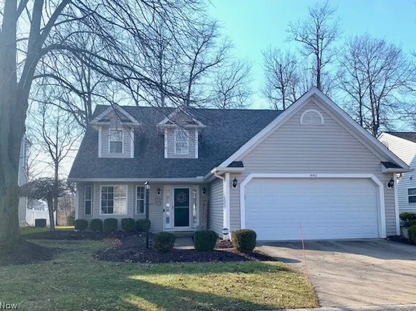 1440 Ledgewood Ln, Avon, OH 44011