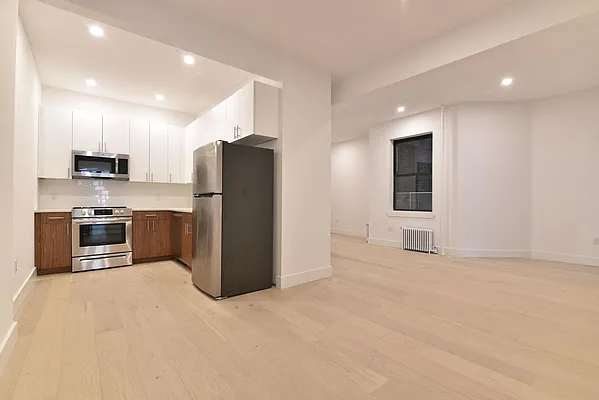 Rented by Vertical Real Estate LLC | media 3