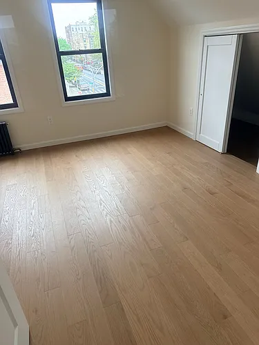 2238 Benson Ave Photo 1