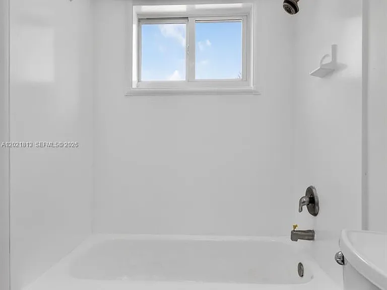 1020 94th St #301 — Photo 17