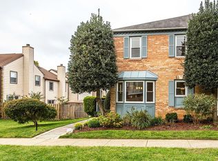 2888 Yarn Ct, Falls Church, VA 22042