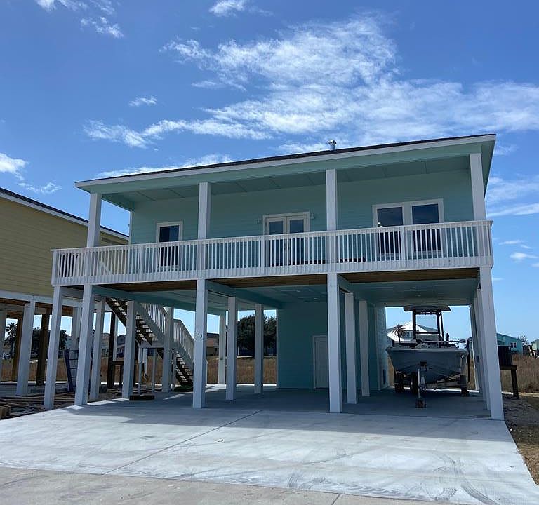 2nd image of 215 Paradise Dr