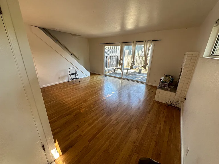 214 Hanover St — Photo 13