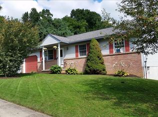 305 W Meadow Ave, Robesonia, PA 19551