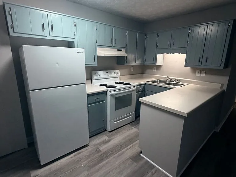 Poplar Point Apartments! — Photo 3