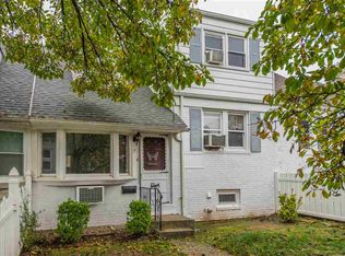 17 Parkside Ln, Bayonne, NJ 07002