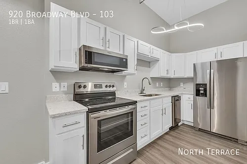 920 Broadway Blvd Photo 1