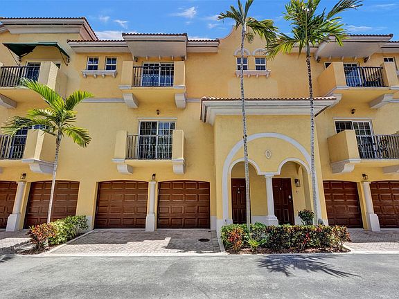 5th image of 2540 SW 14th Avenue #202