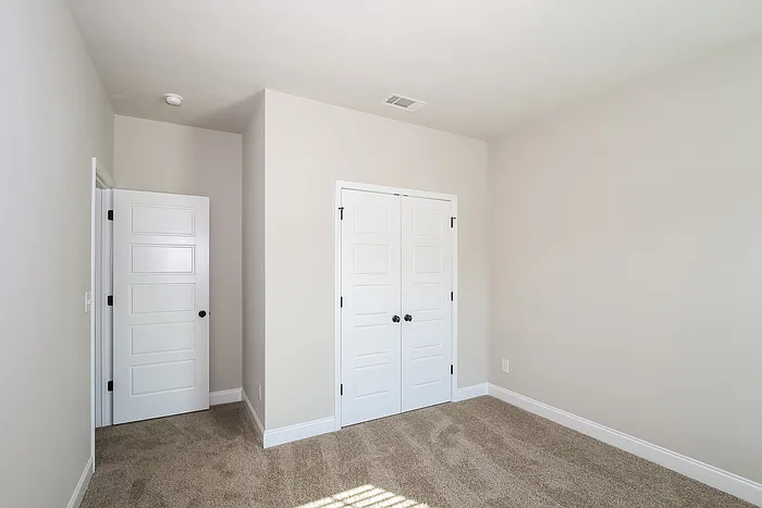 220 Pebble Ln — Photo 10