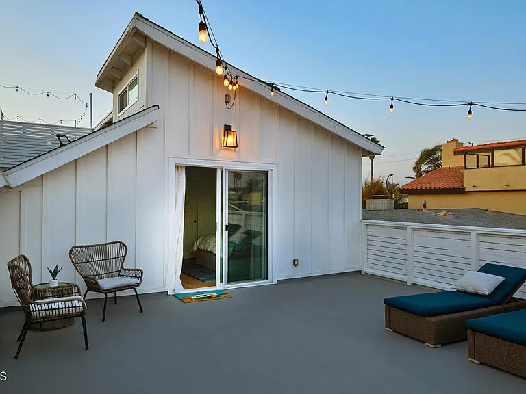 5121 Seabreeze Way — Photo 3