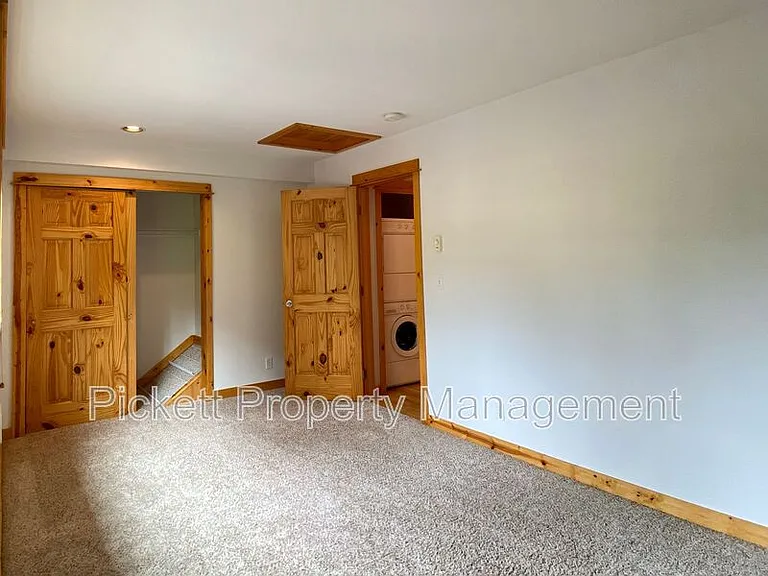 4673 NW Walgren Dr #C — Photo 11
