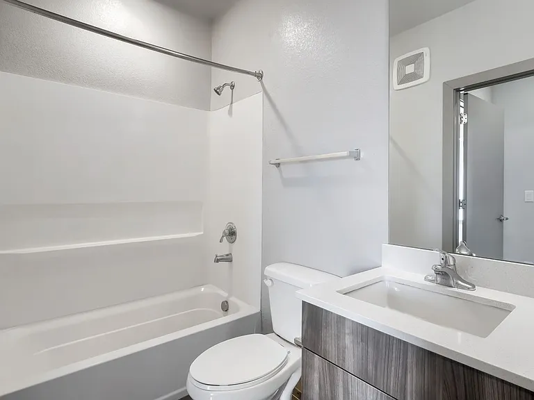 4923 King St — Photo 78